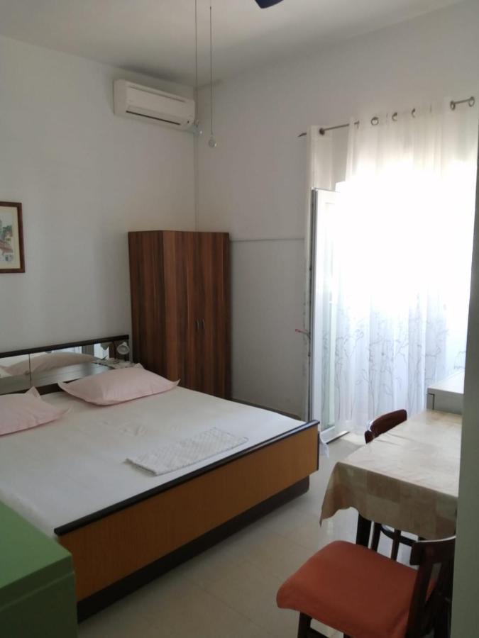 Omis Apartment On The Beach Extérieur photo