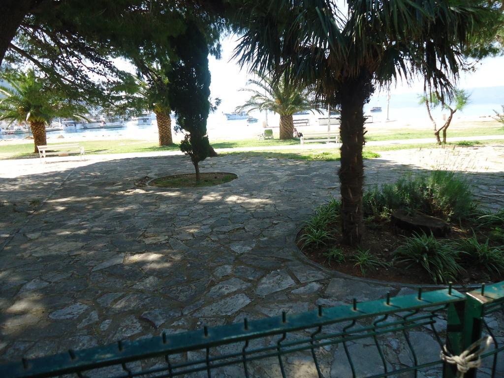 Omis Apartment On The Beach Extérieur photo