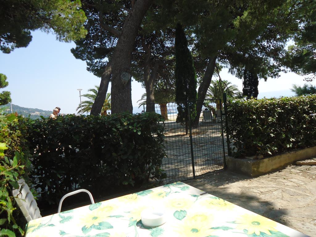 Omis Apartment On The Beach Extérieur photo